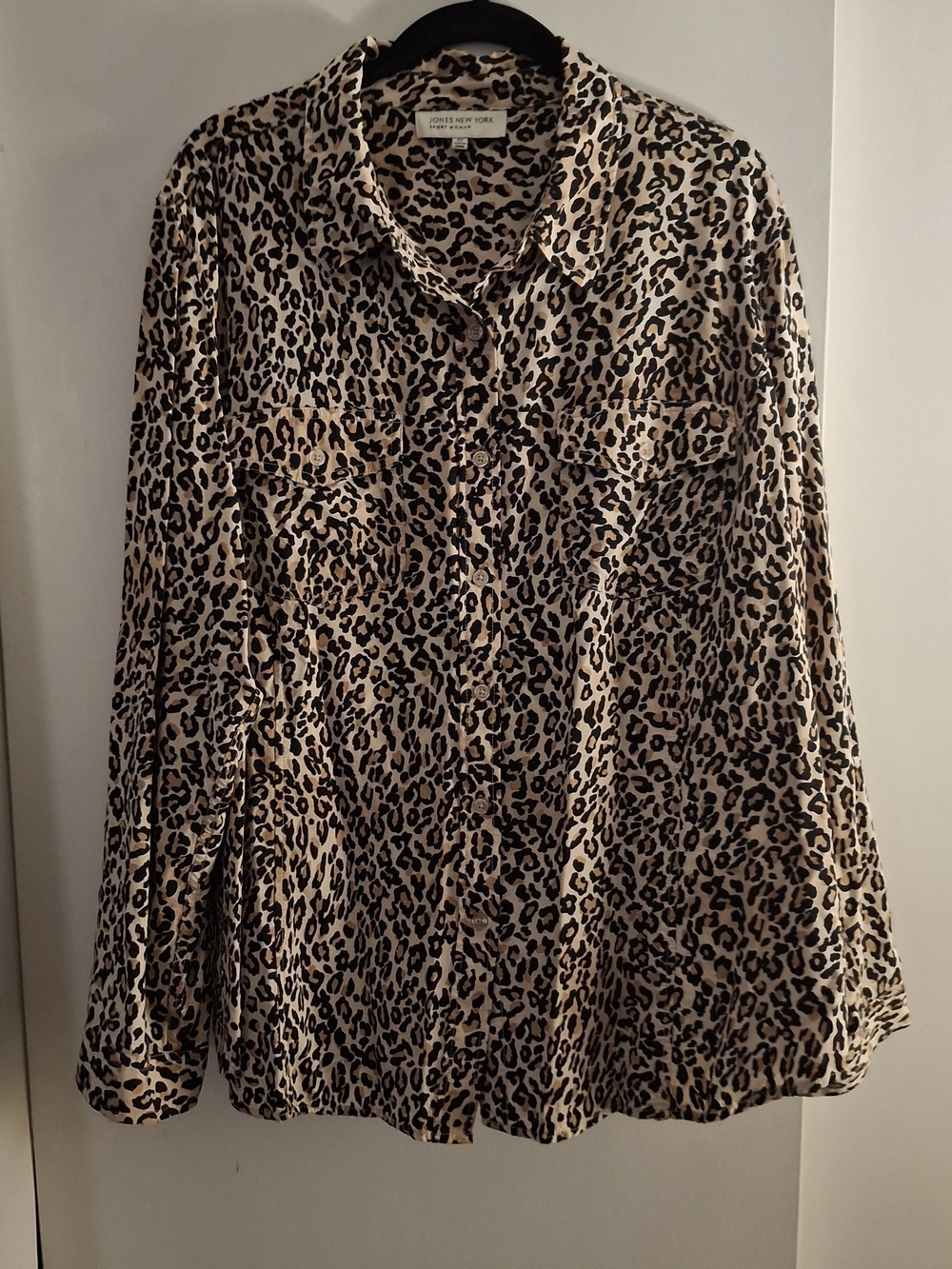 Jones New York Women's Tan and Black Leopard Print Long Sleeve Top